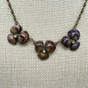 Sweet Romance Enamel Flower Necklace Antique Style Rhinestone